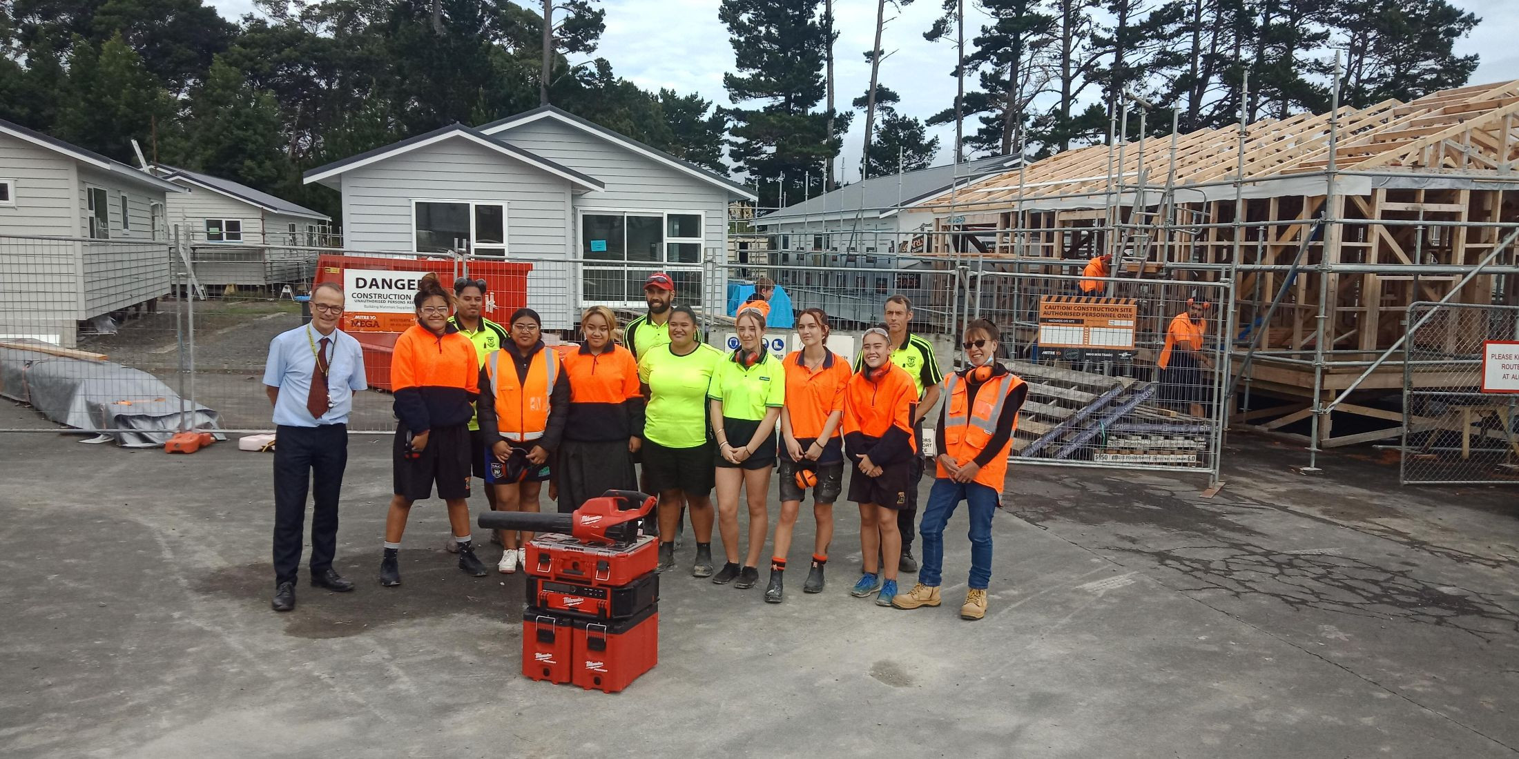 Girls In Carpentry Team